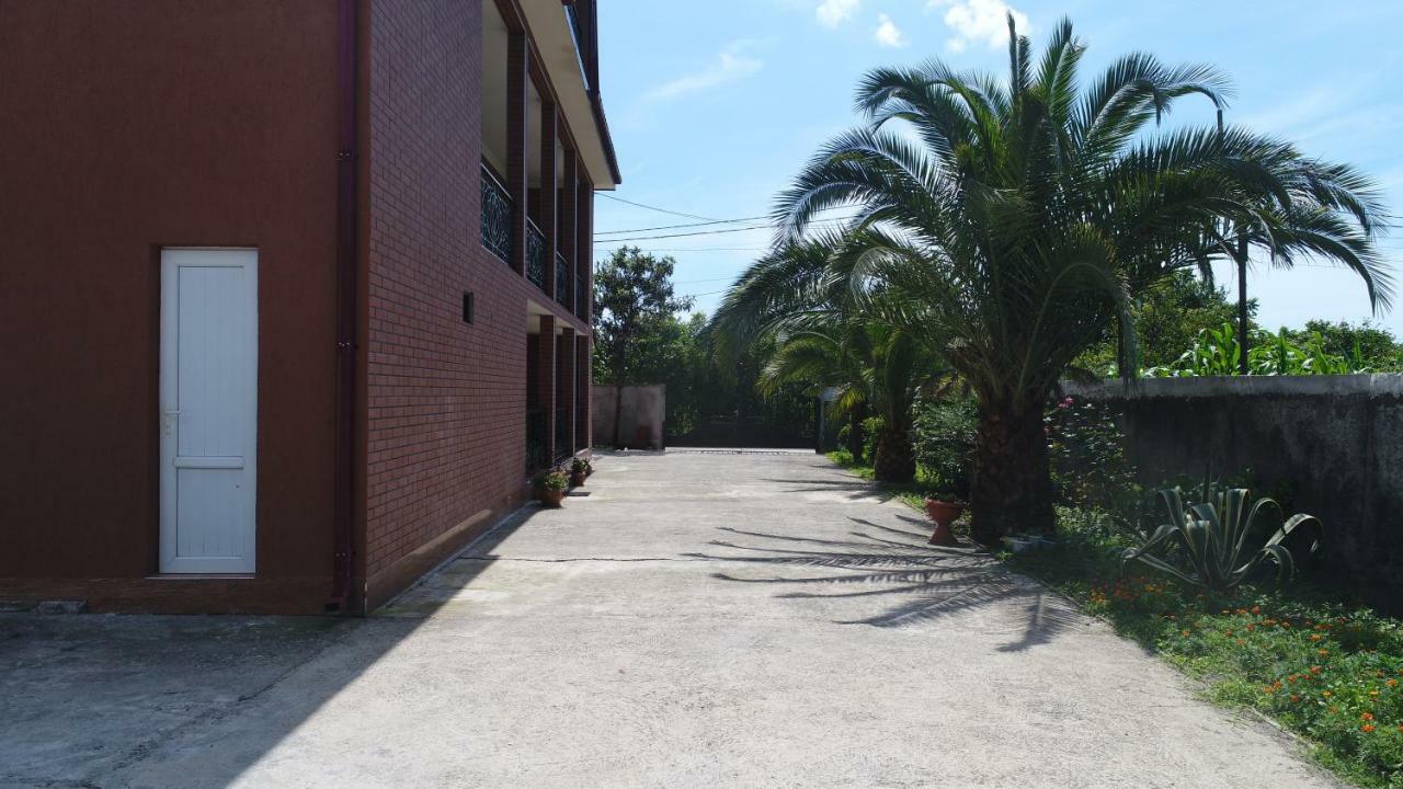 Nani'S Sweet Home Batumi Exterior photo